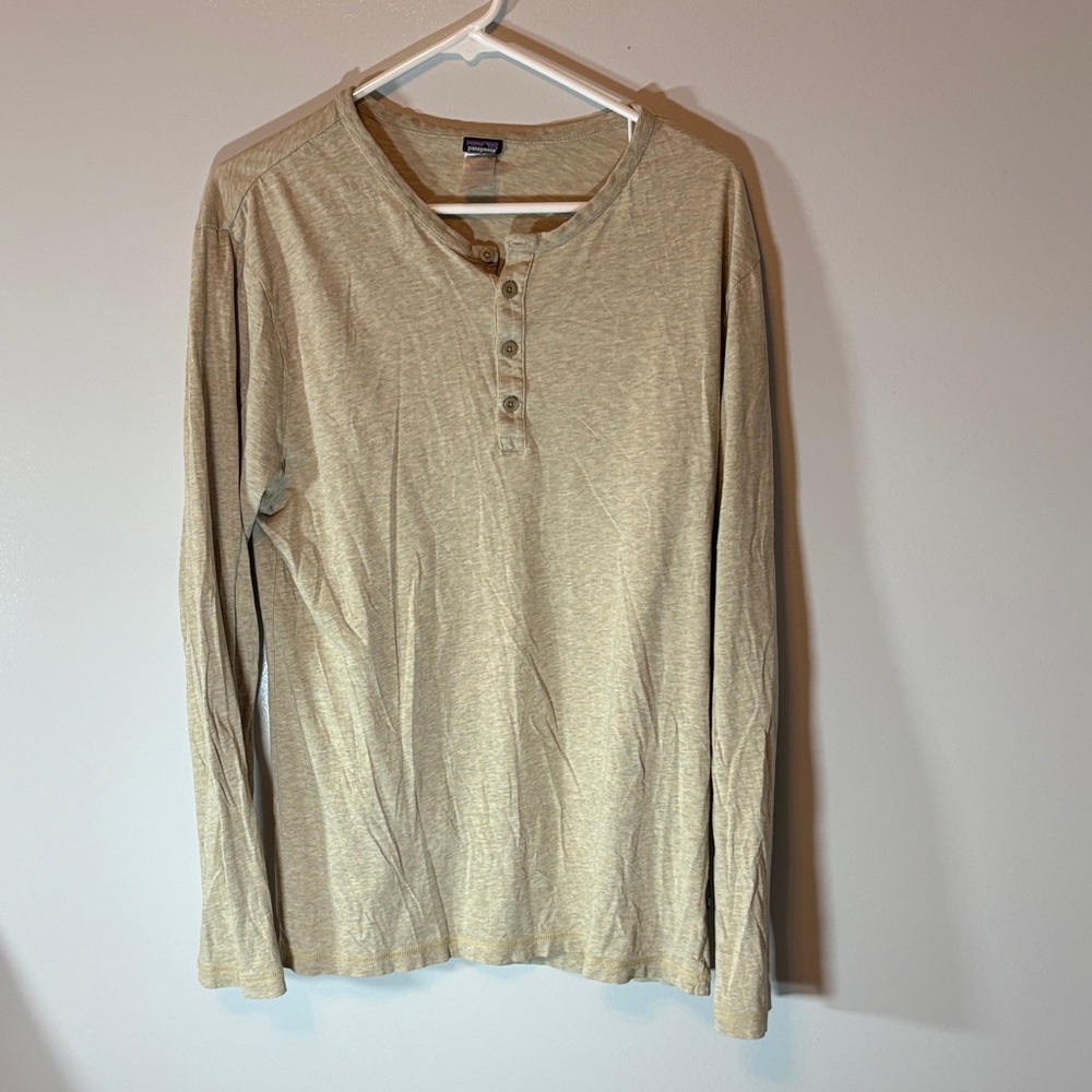 Patagonia Men's Light Tan Long Sleeve Henley